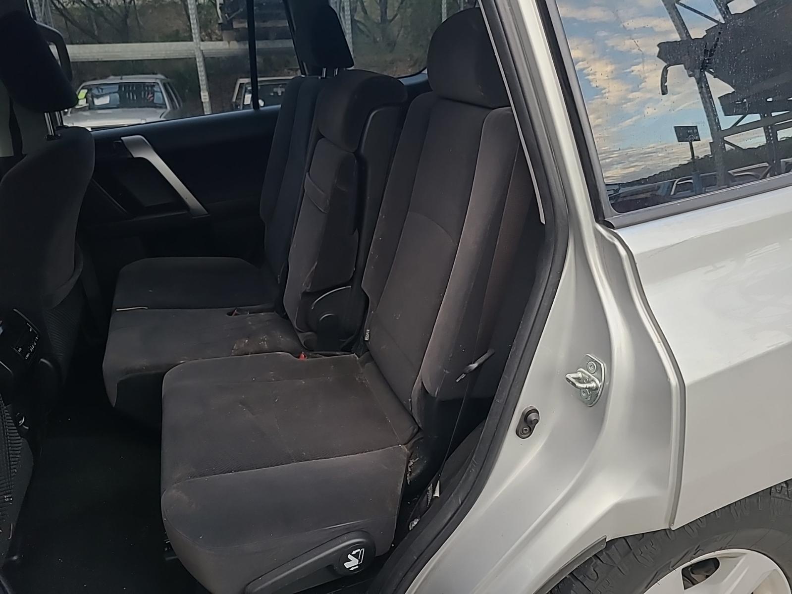 View Toyota Prado 2014  