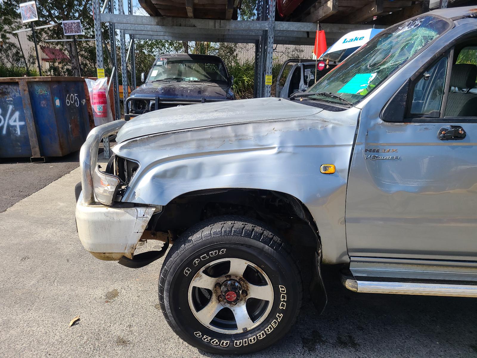 View Auto part Seatbelt/Stalk Toyota Hilux 2003