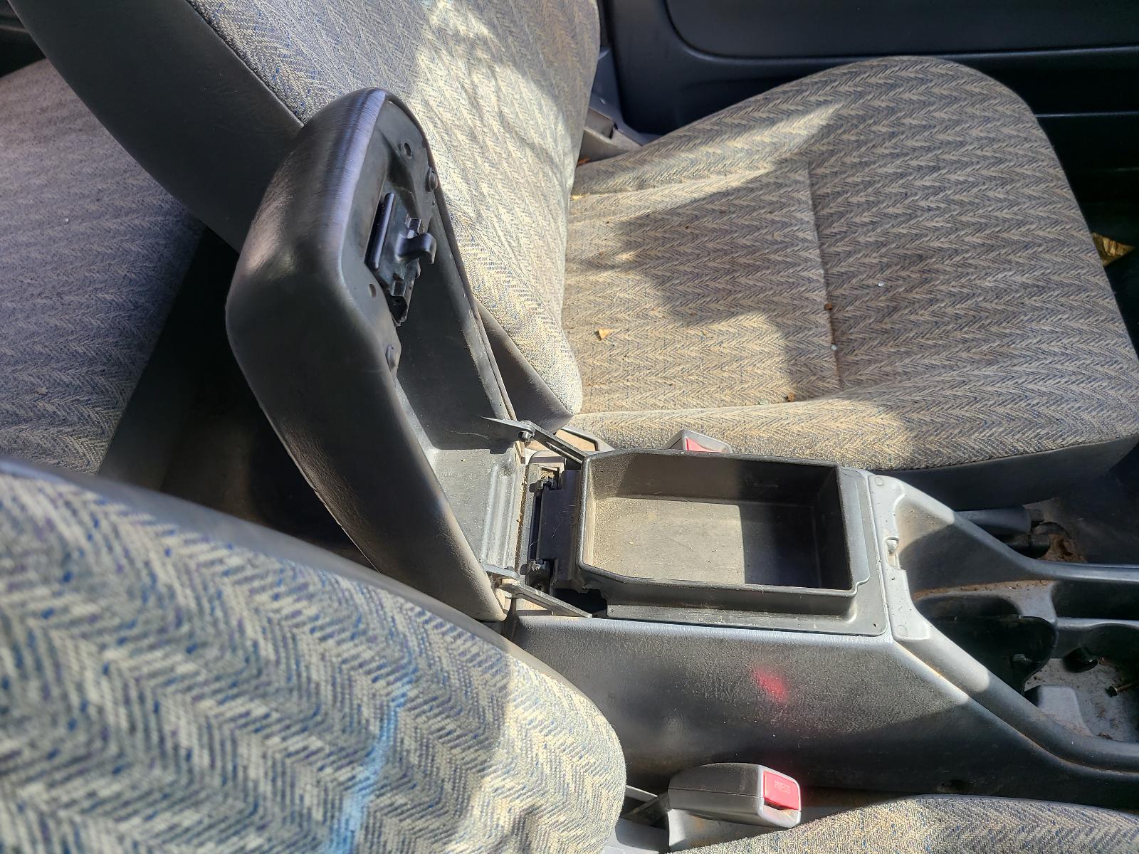 View Auto part Seatbelt/Stalk Toyota Hilux 2003