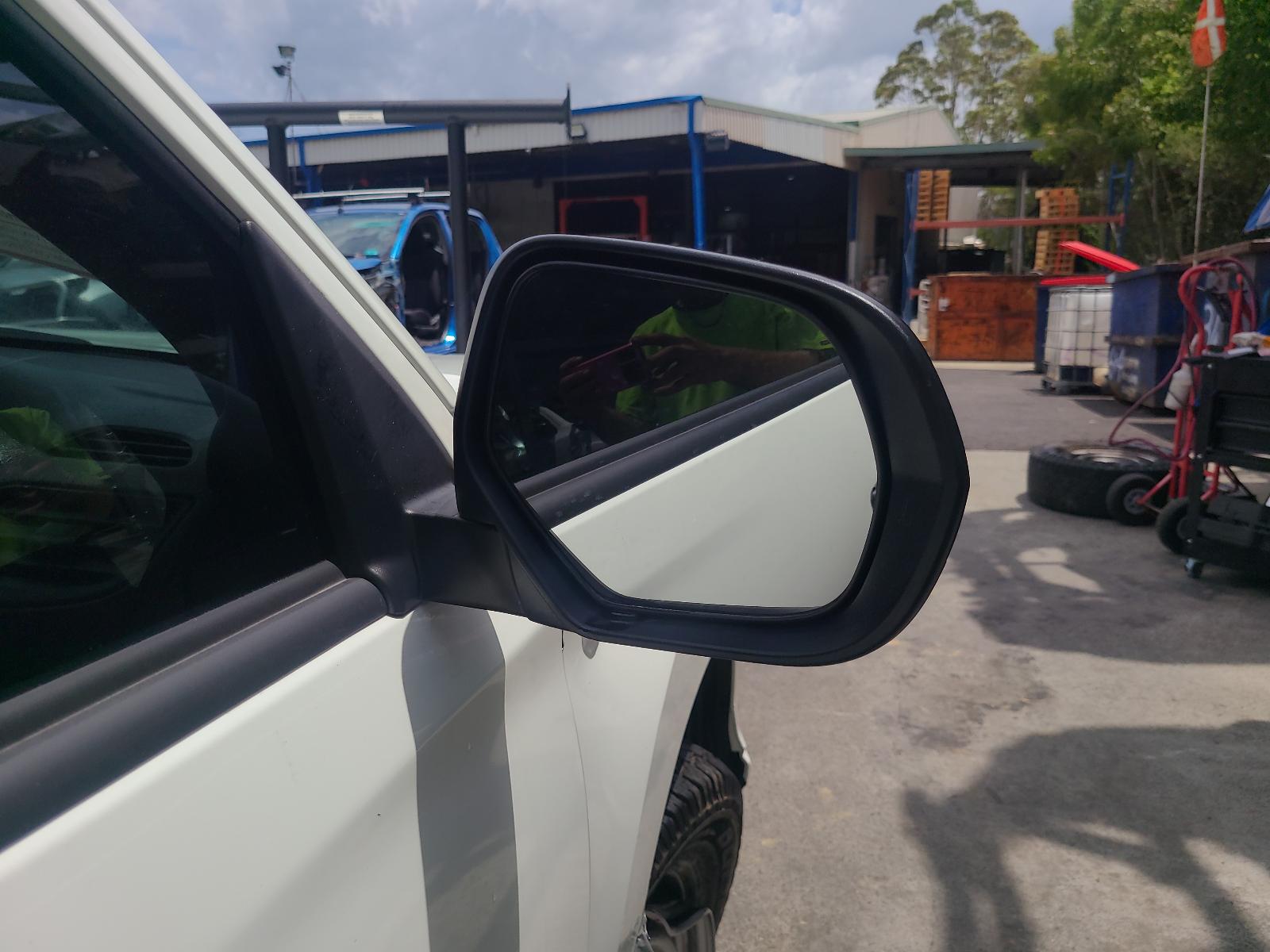 View Auto part Right Indicator/Fog/Side Mitsubishi Triton 2023