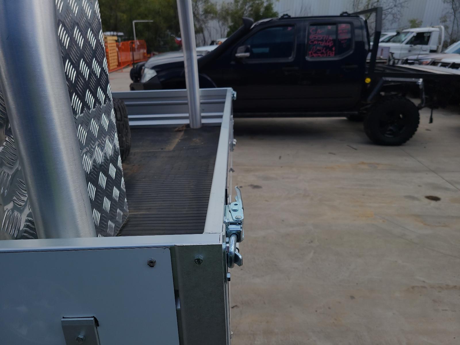 View Auto part Right Indicator/Fog/Side Mitsubishi Triton 2023