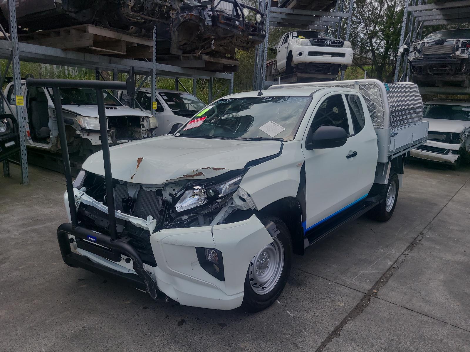 View Auto part Right Indicator/Fog/Side Mitsubishi Triton 2023