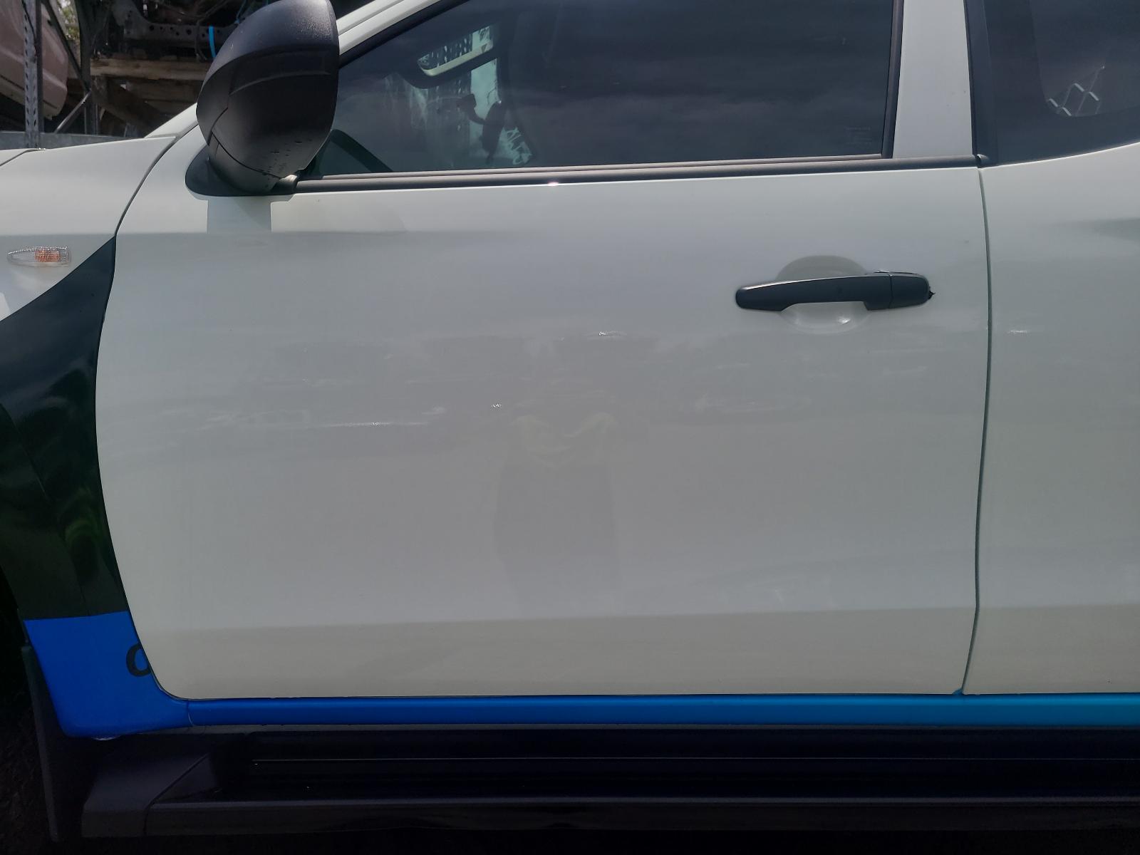 View Auto part Right Indicator/Fog/Side Mitsubishi Triton 2023