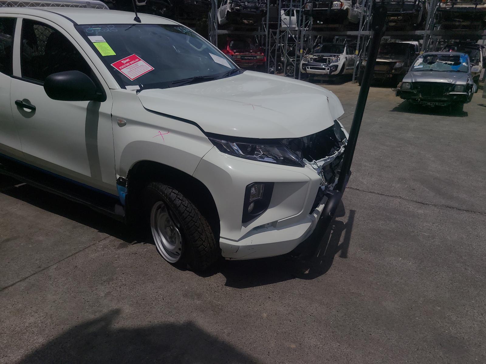 View Auto part Right Indicator/Fog/Side Mitsubishi Triton 2023