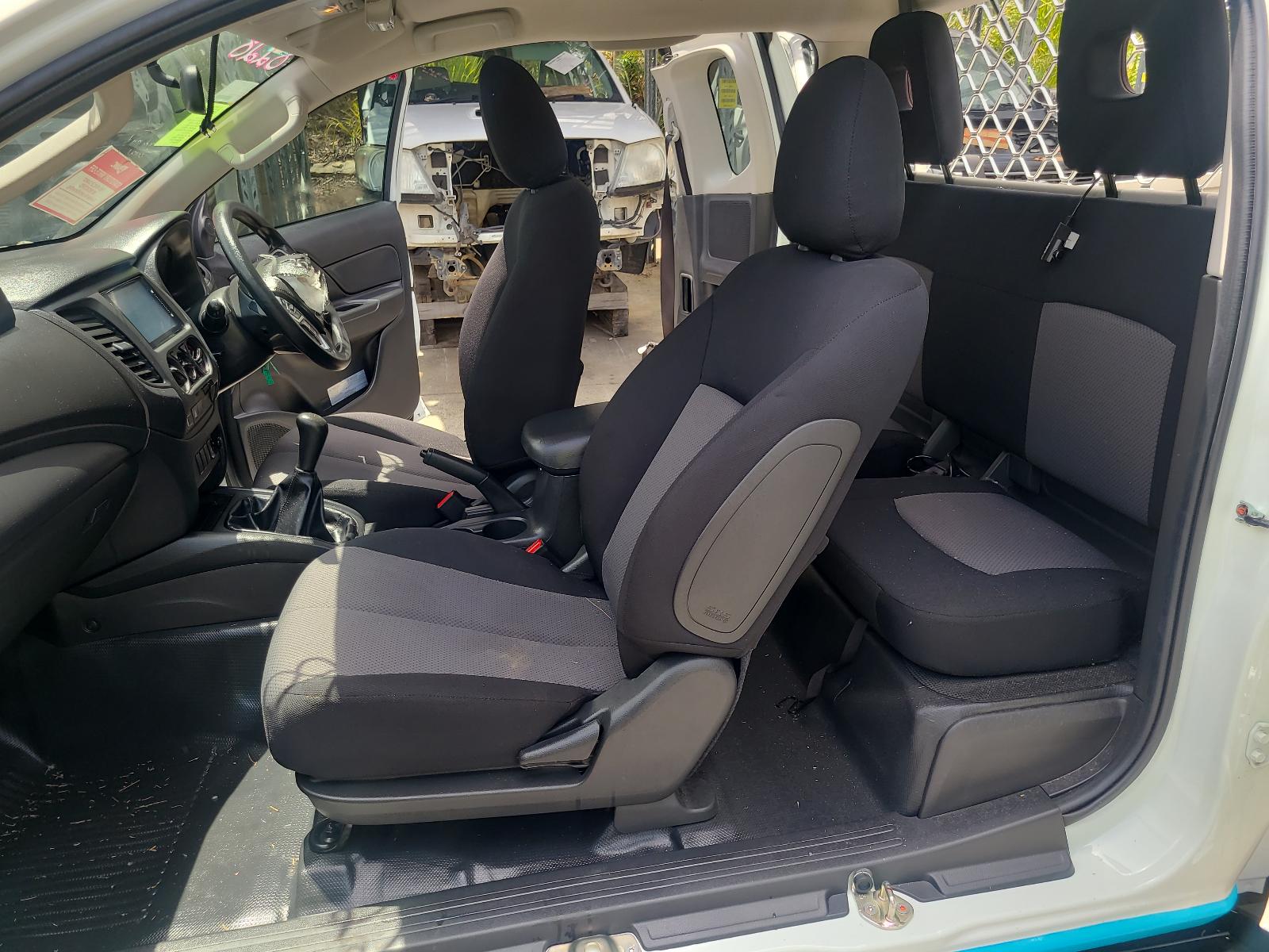 View Auto part Right Indicator/Fog/Side Mitsubishi Triton 2023