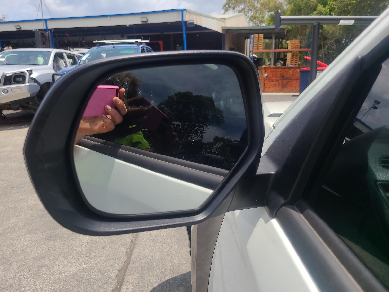 View Auto part Right Indicator/Fog/Side Mitsubishi Triton 2023