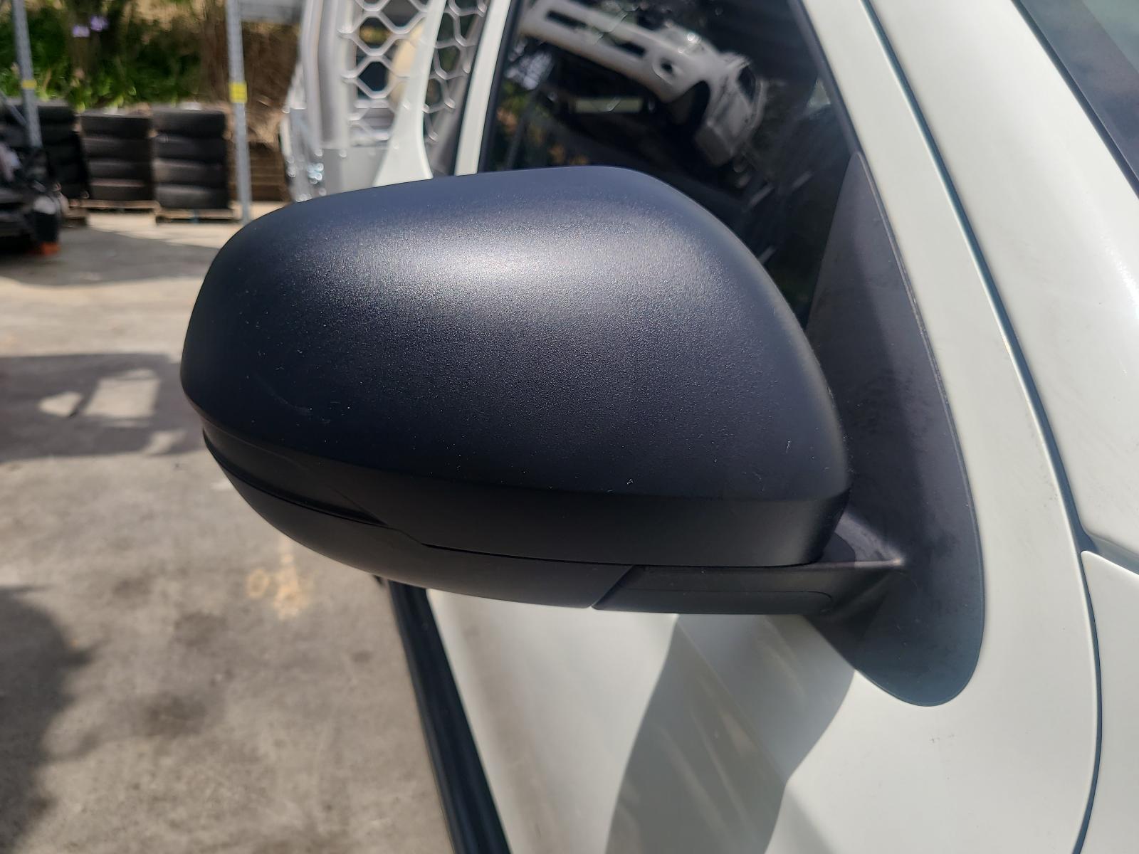 View Auto part Right Indicator/Fog/Side Mitsubishi Triton 2023