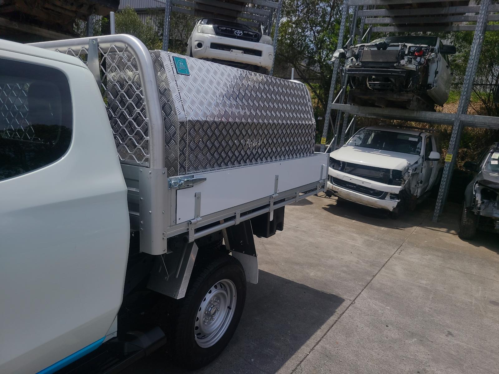 View Auto part Right Indicator/Fog/Side Mitsubishi Triton 2023