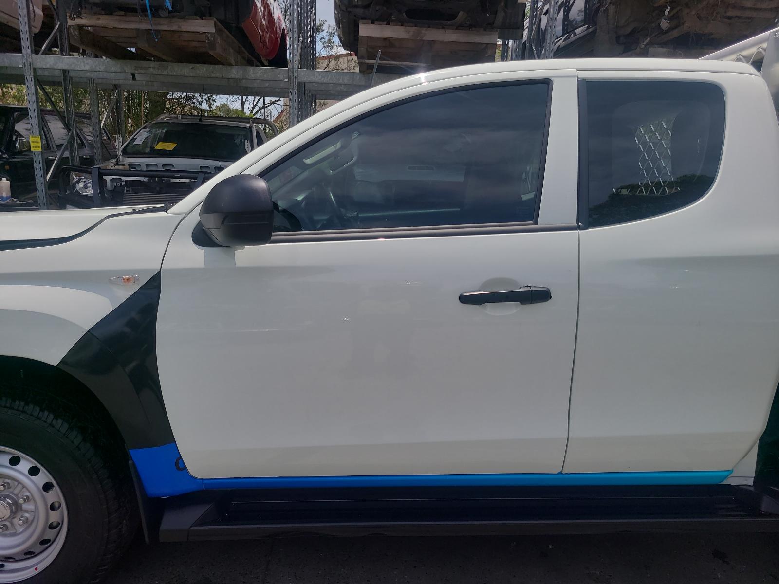 View Auto part Right Indicator/Fog/Side Mitsubishi Triton 2023