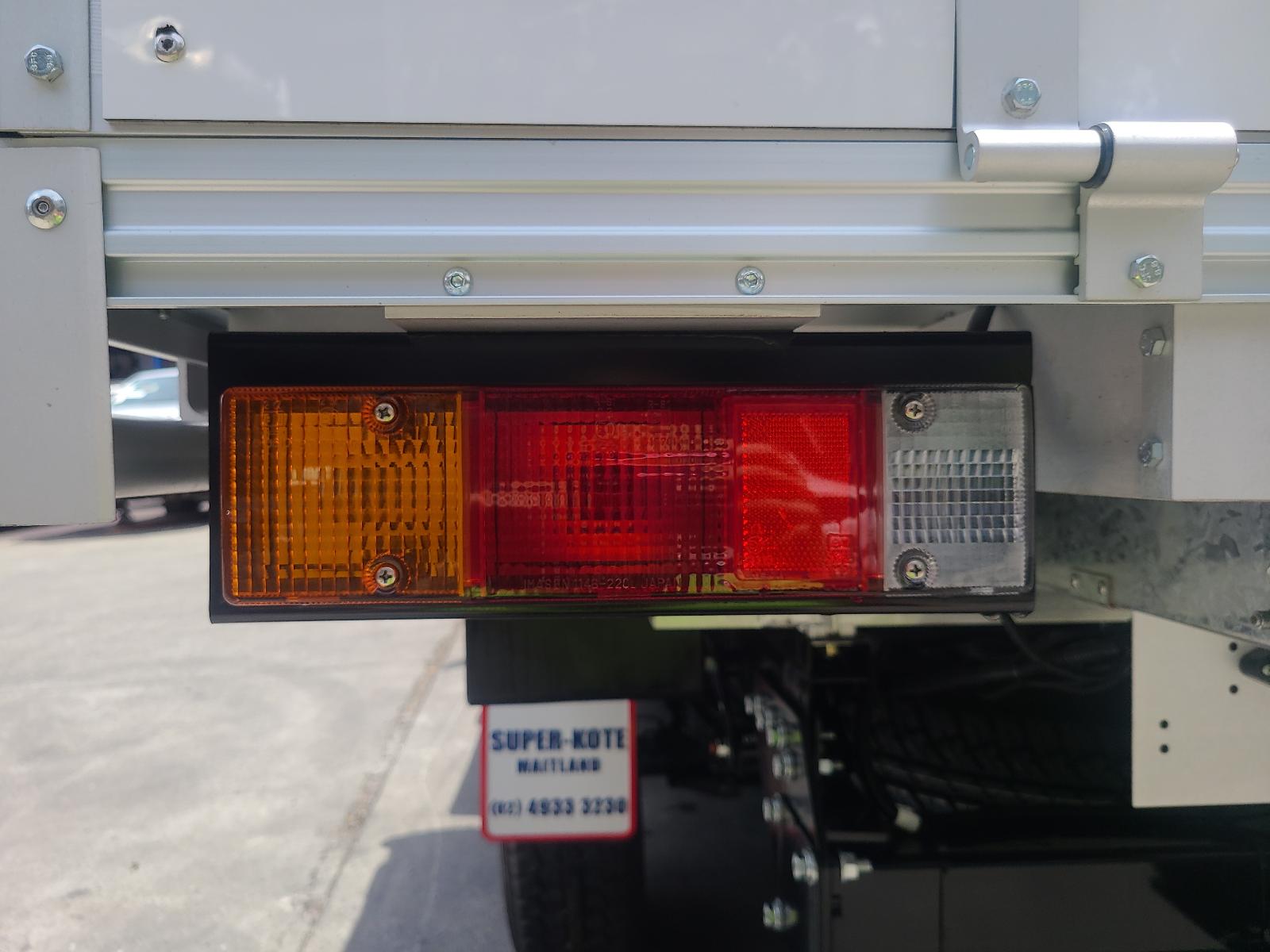 View Auto part Right Indicator/Fog/Side Mitsubishi Triton 2023