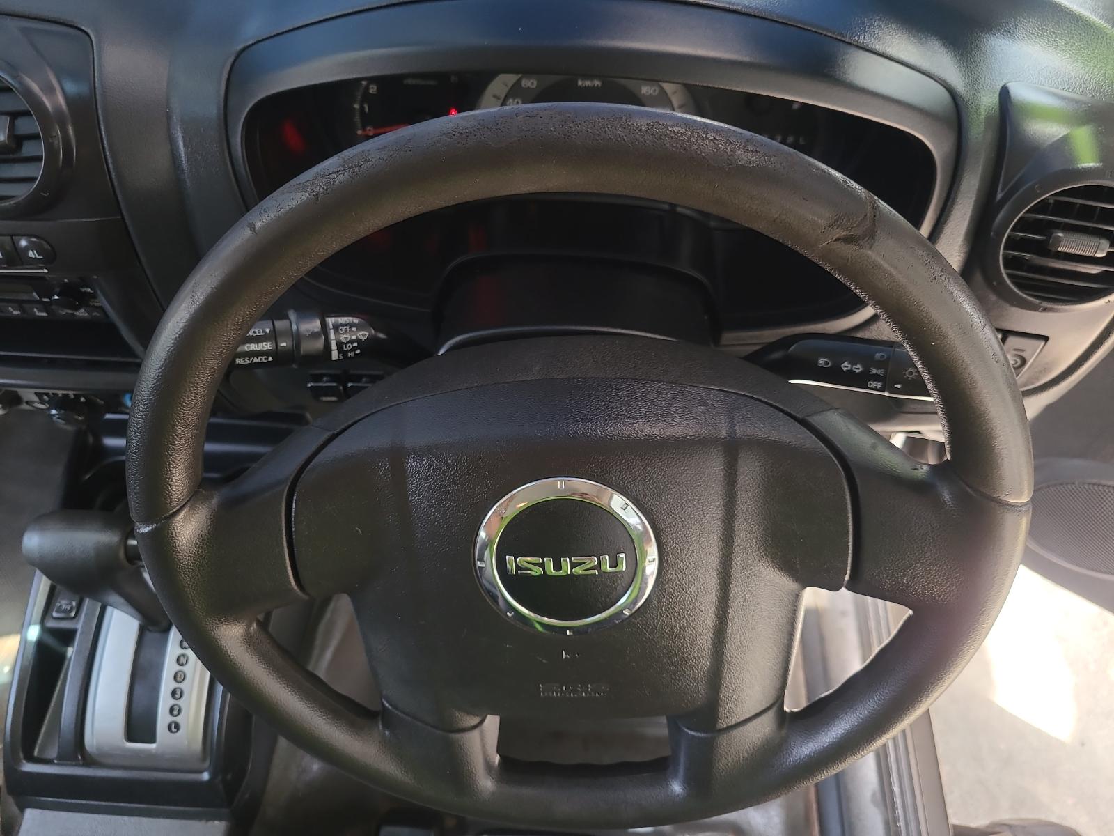 View Isuzu Dmax 2011 4 Door Utility