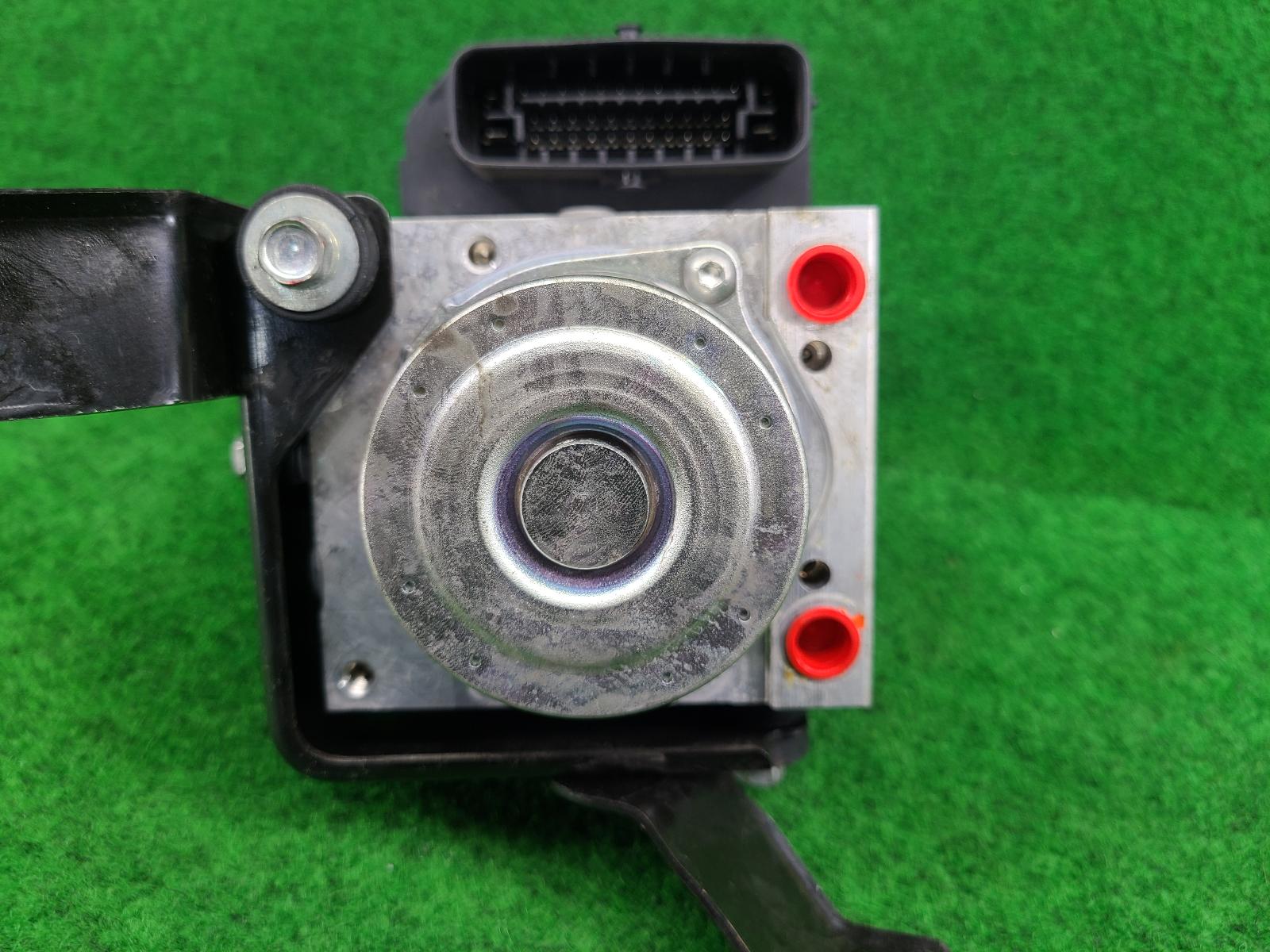 View Auto part Abs Pump/Modulator Mitsubishi Triton 2016