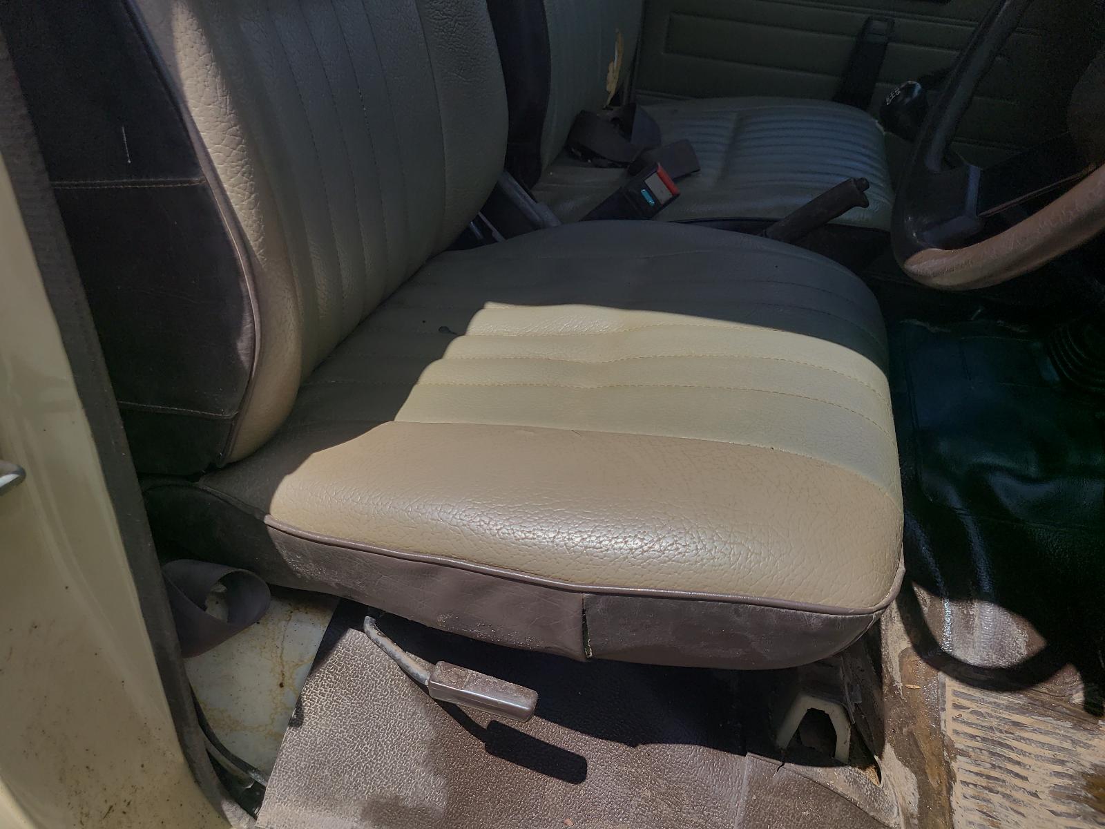 View Toyota Landcruiser 1985 2 Door Utility