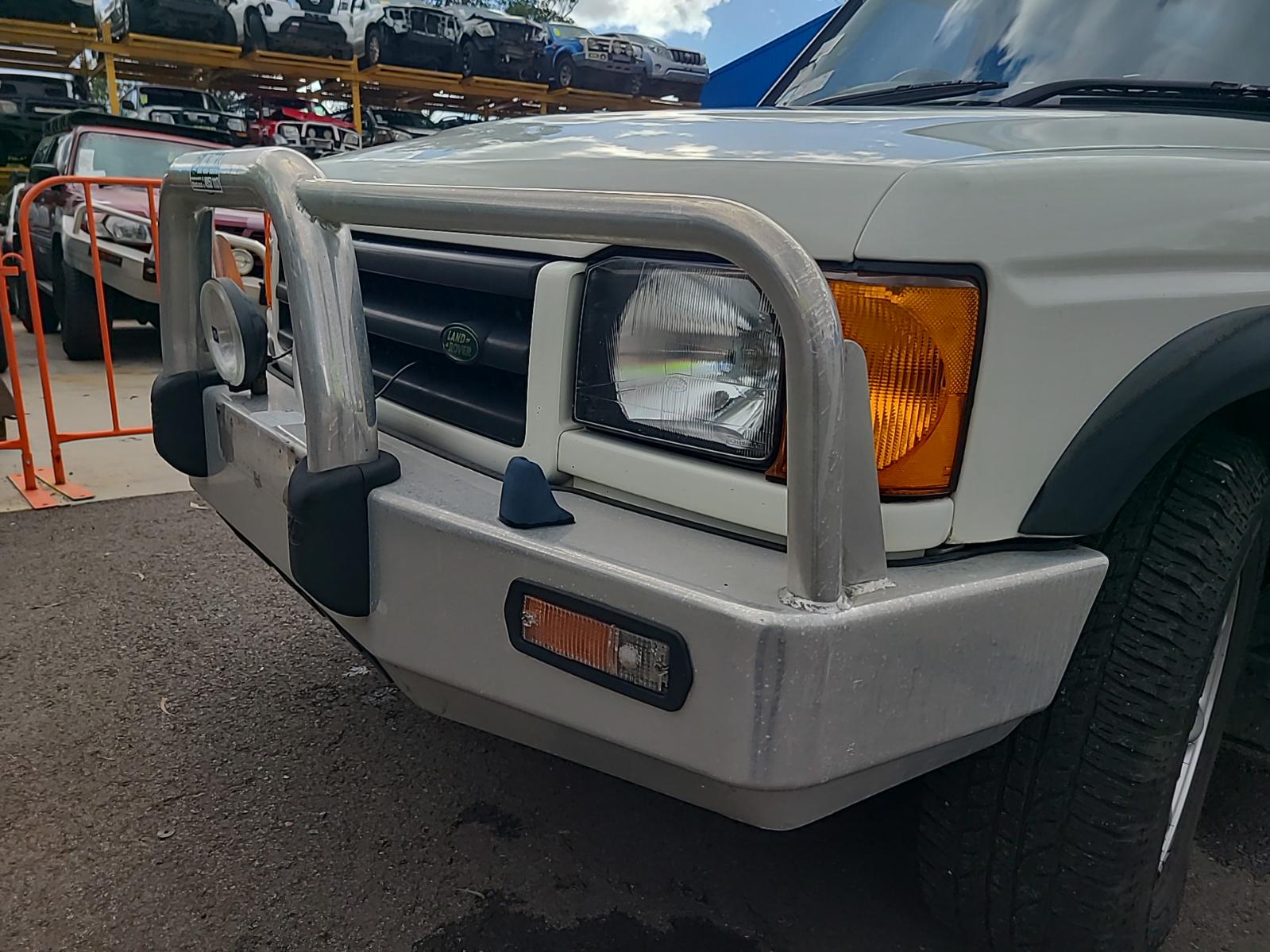 View Land Rover Discovery 2001  