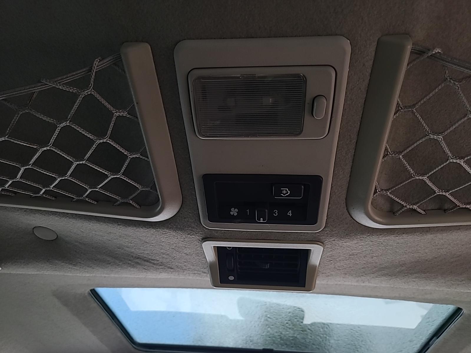 View Land Rover Discovery 2001  