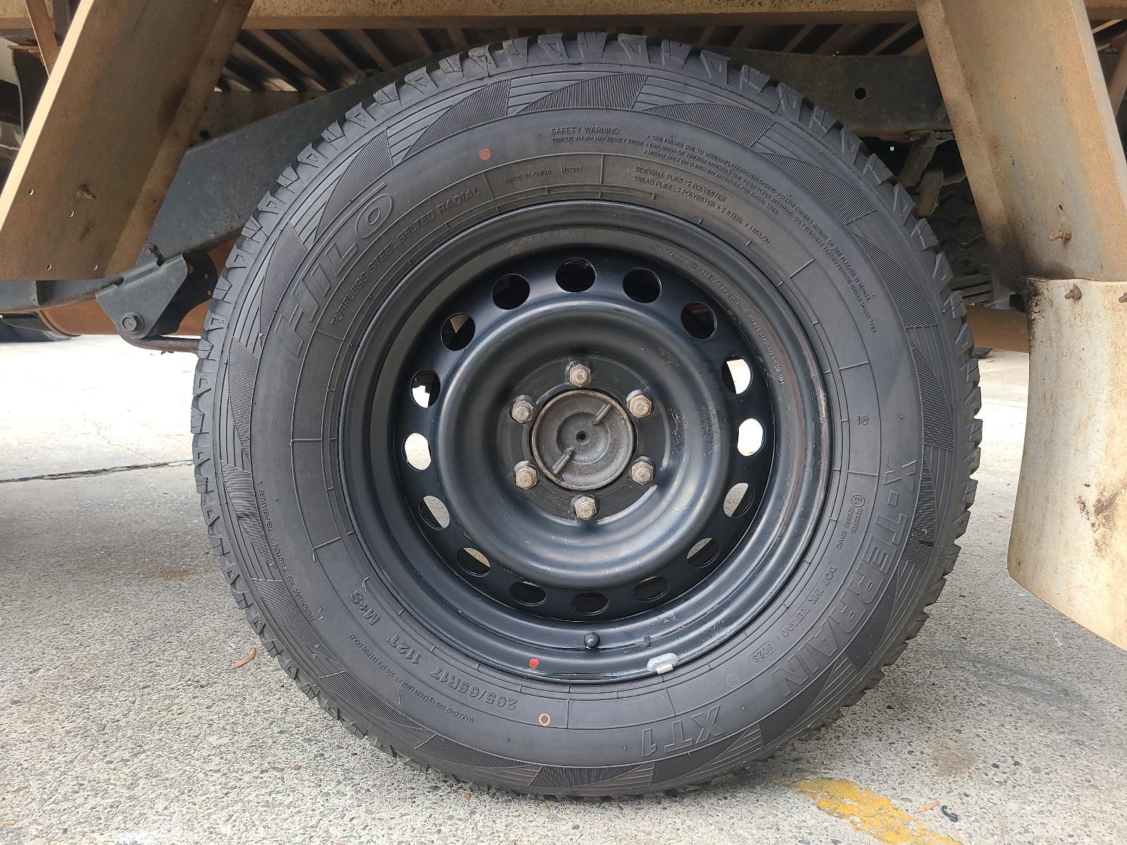 View Toyota Hilux 2001 2 Door Pickup
