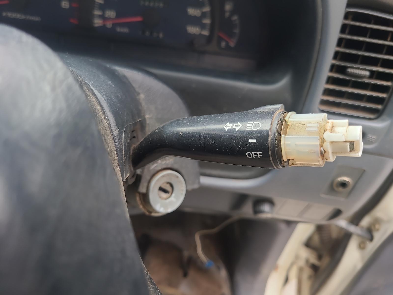 View Toyota Hilux 2001 2 Door Pickup