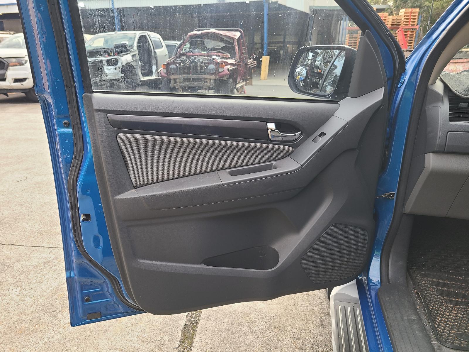 View Holden Colorado 2014 4 Door Utility