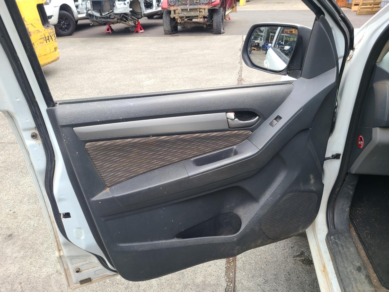 View Holden Colorado 2012 2 Door Pickup