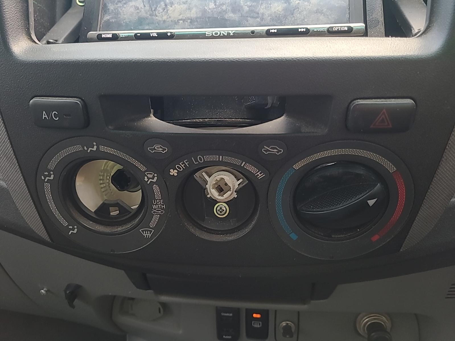 View Toyota Hilux 2006 4 Door Utility