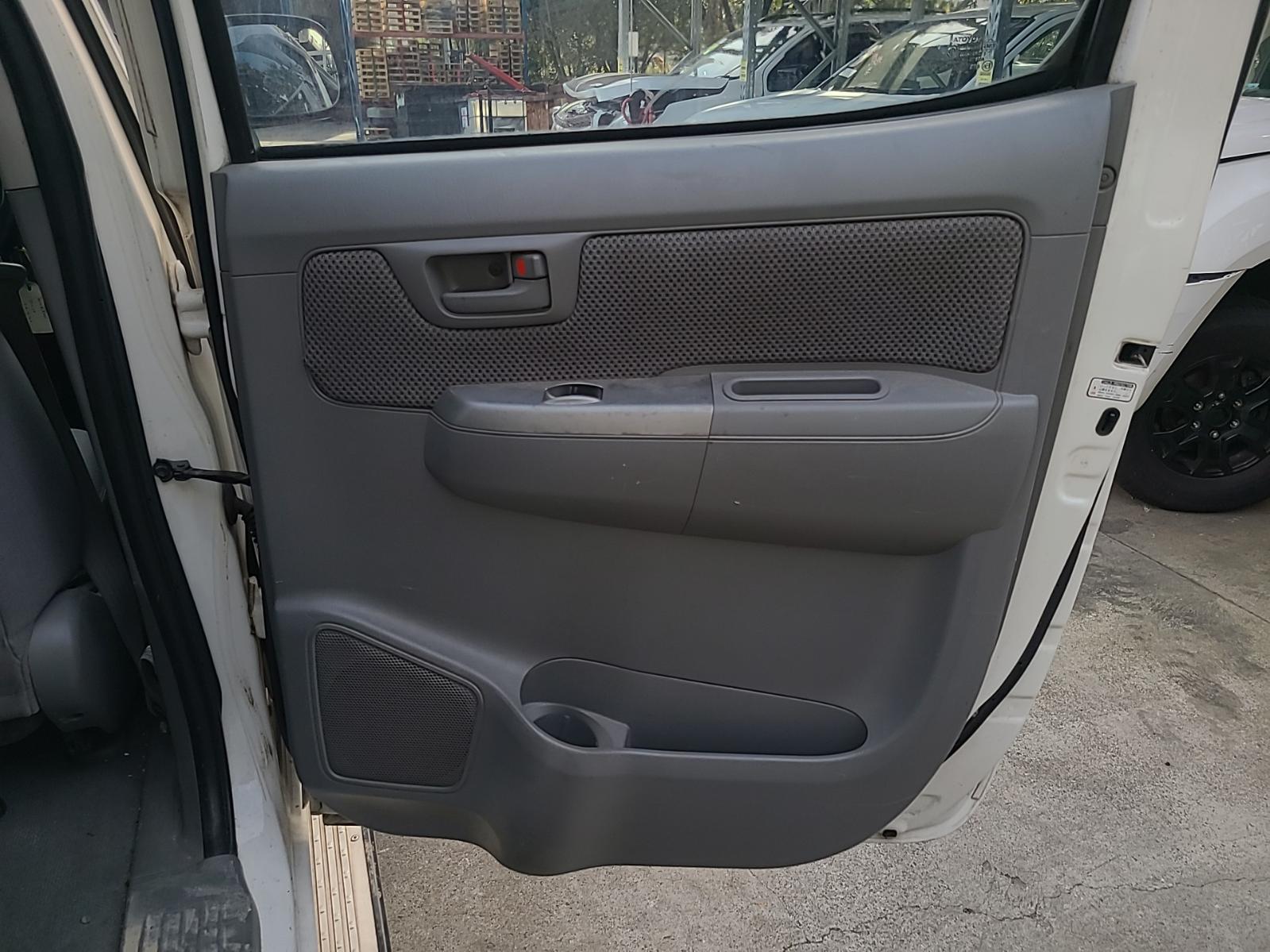 View Toyota Hilux 2006 4 Door Utility