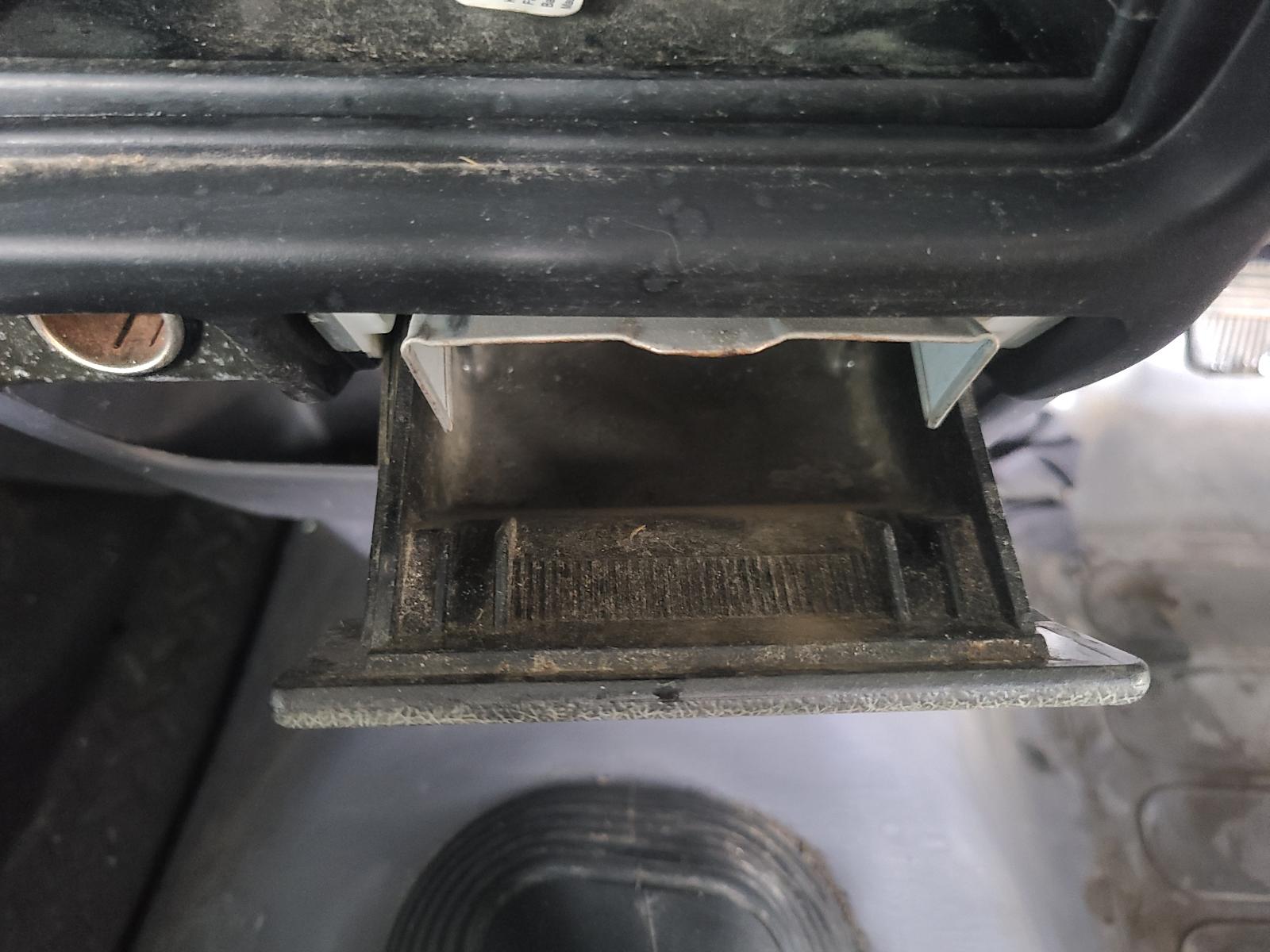 View Toyota Hilux 2001 2 Door Pickup