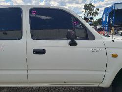 View Toyota Hilux 2001  