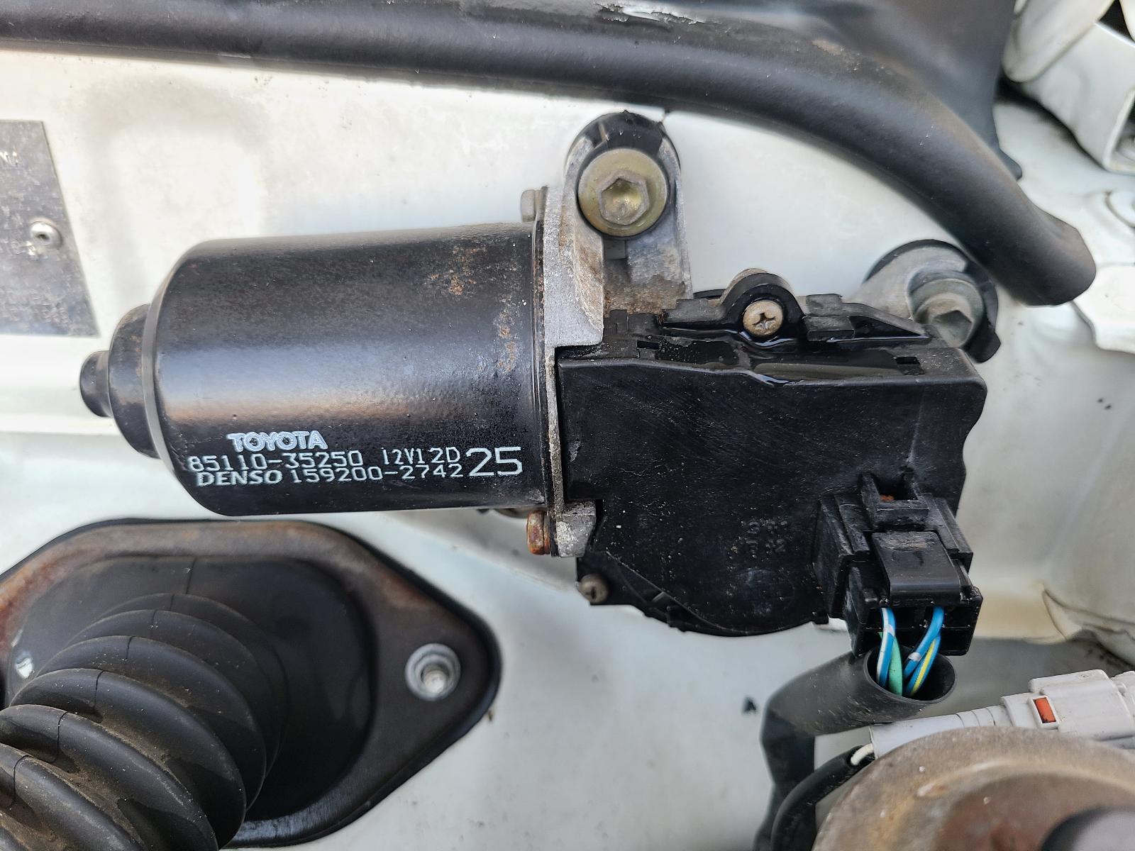 View Auto part Front Seat Toyota Hilux 2003
