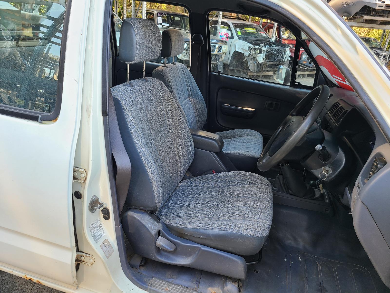 View Auto part Front Seat Toyota Hilux 2003