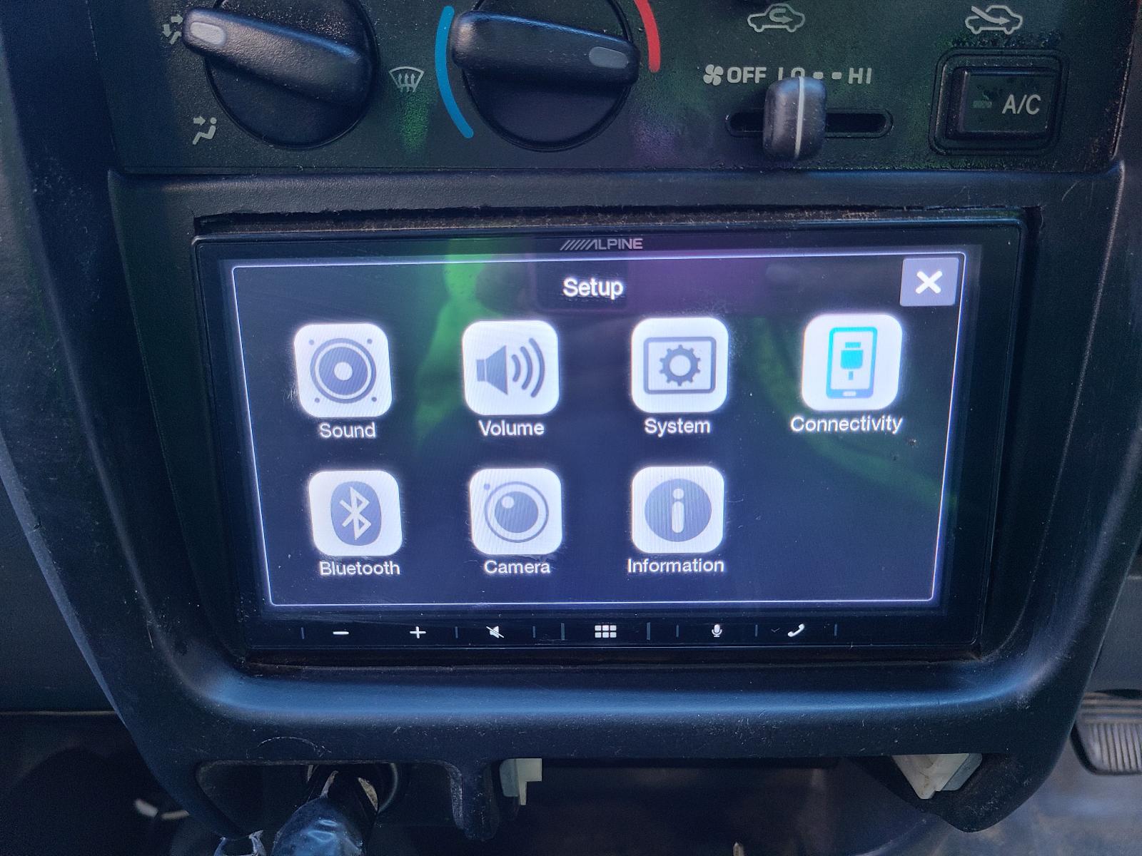 View Toyota Hilux 2001 4 Door Utility