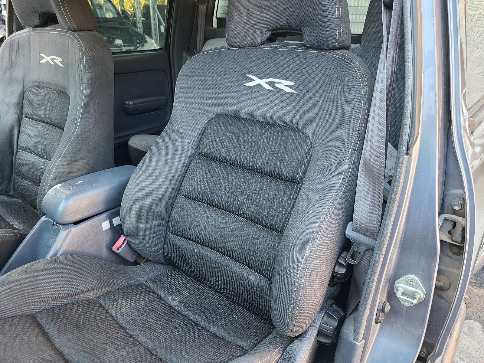 View Toyota Hilux 2001 4 Door Utility