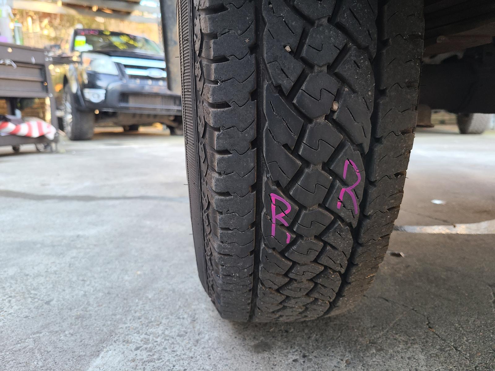 View Toyota Hilux 2001 4 Door Utility