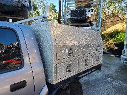 View Toyota Hilux 2001 4 Door Utility