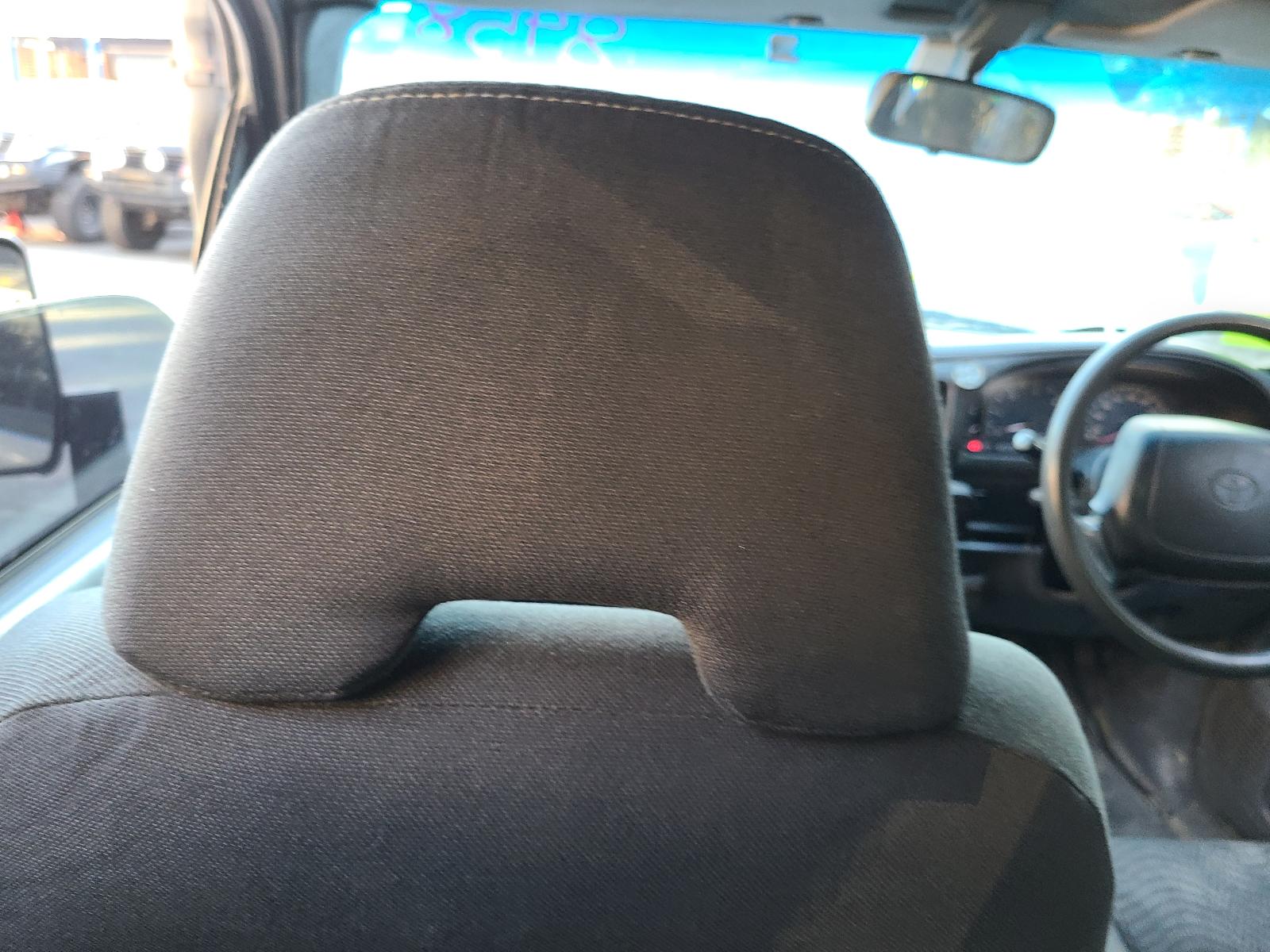View Toyota Hilux 2001 4 Door Utility