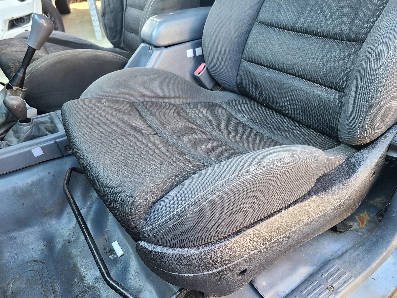 View Toyota Hilux 2001 4 Door Utility