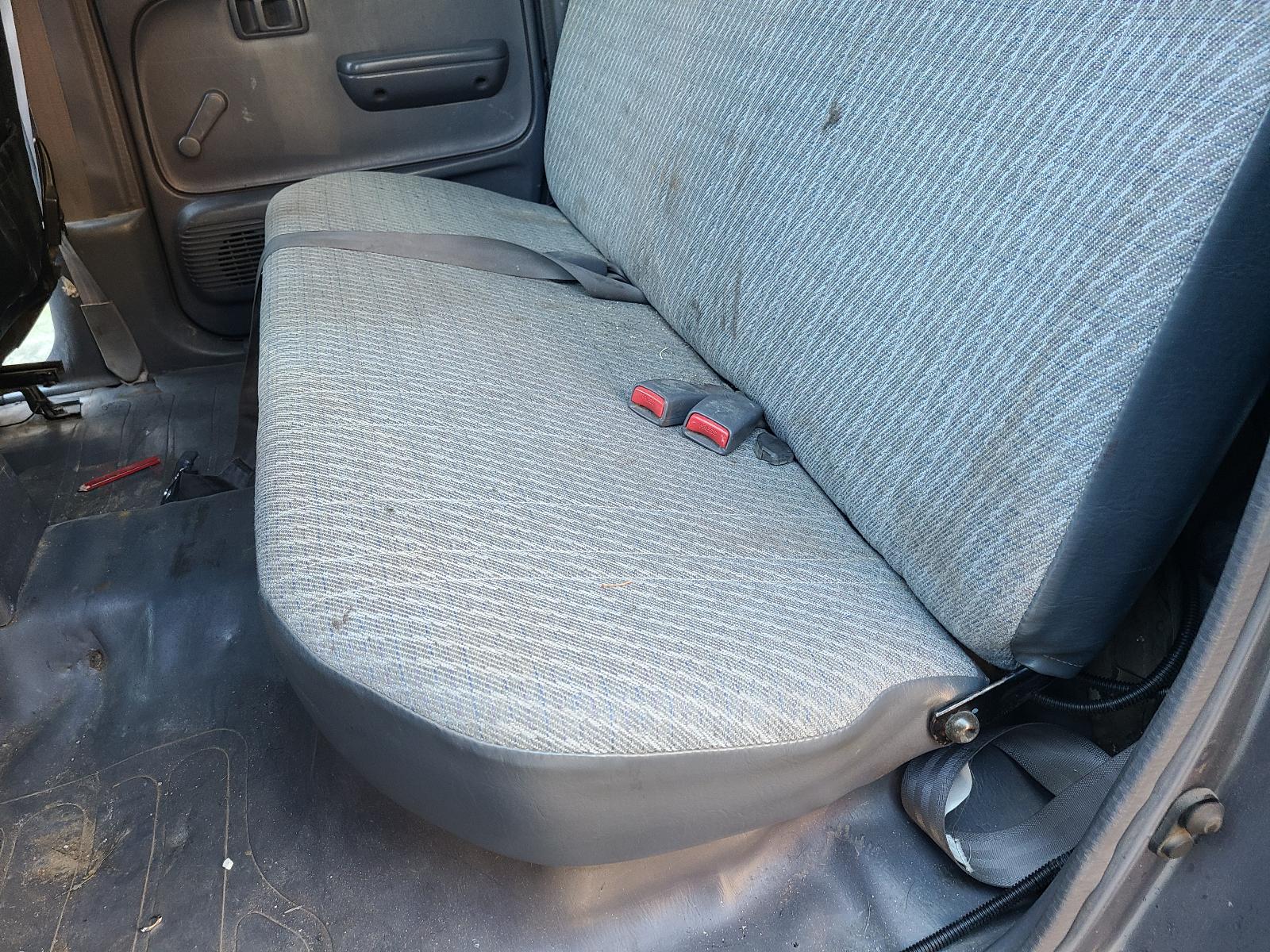 View Toyota Hilux 2001 4 Door Utility