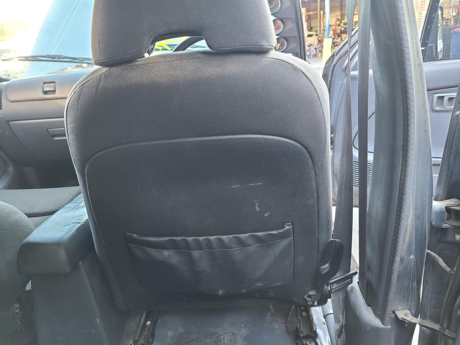 View Toyota Hilux 2001 4 Door Utility