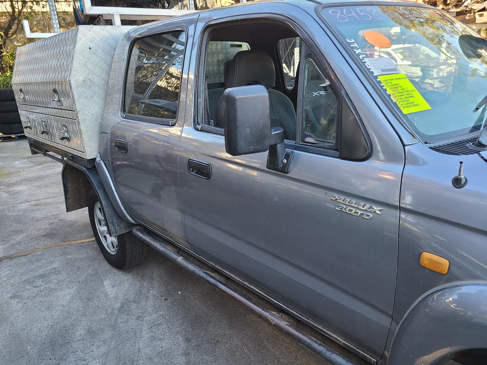 View Toyota Hilux 2001 4 Door Utility