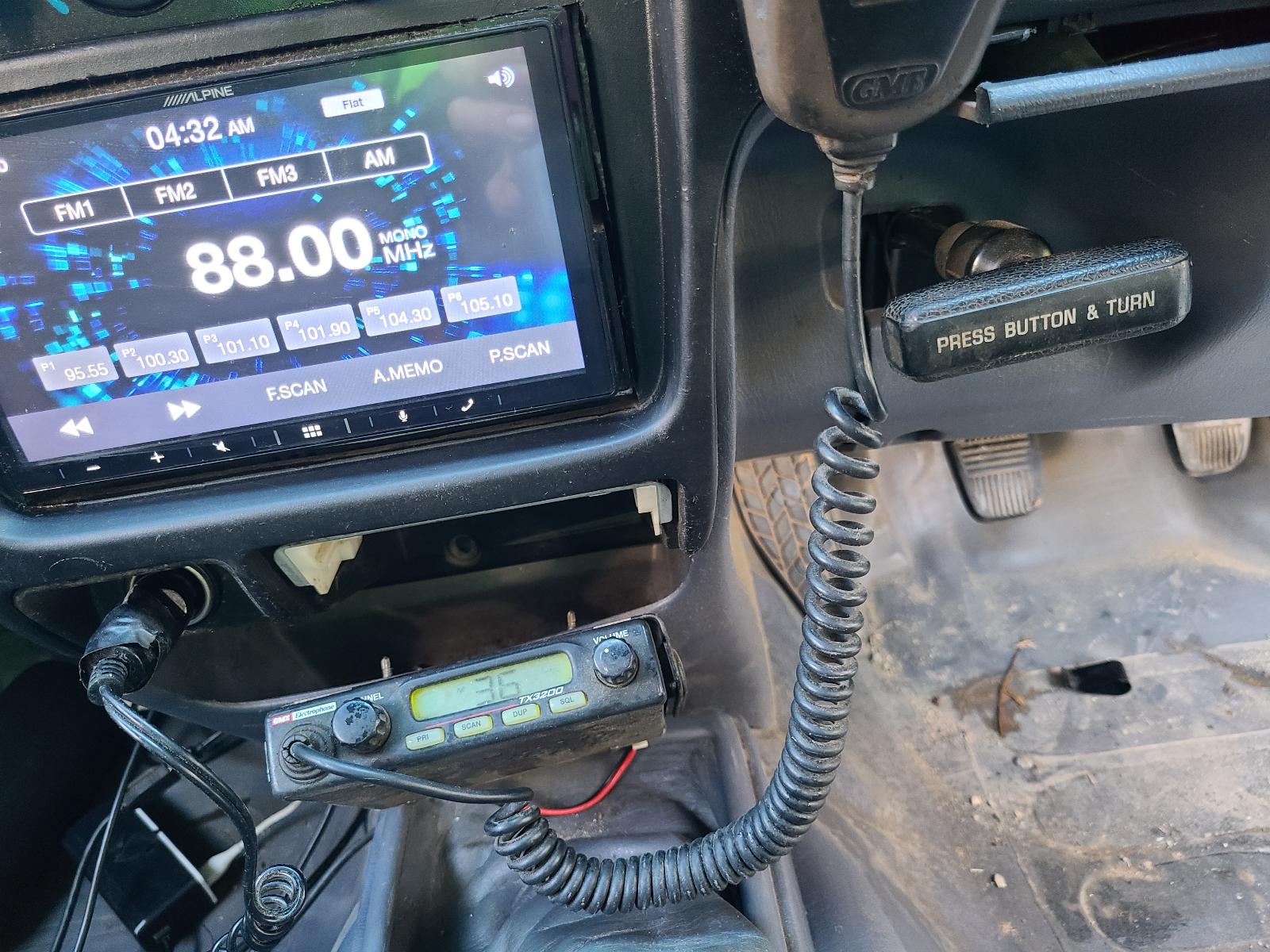 View Toyota Hilux 2001 4 Door Utility
