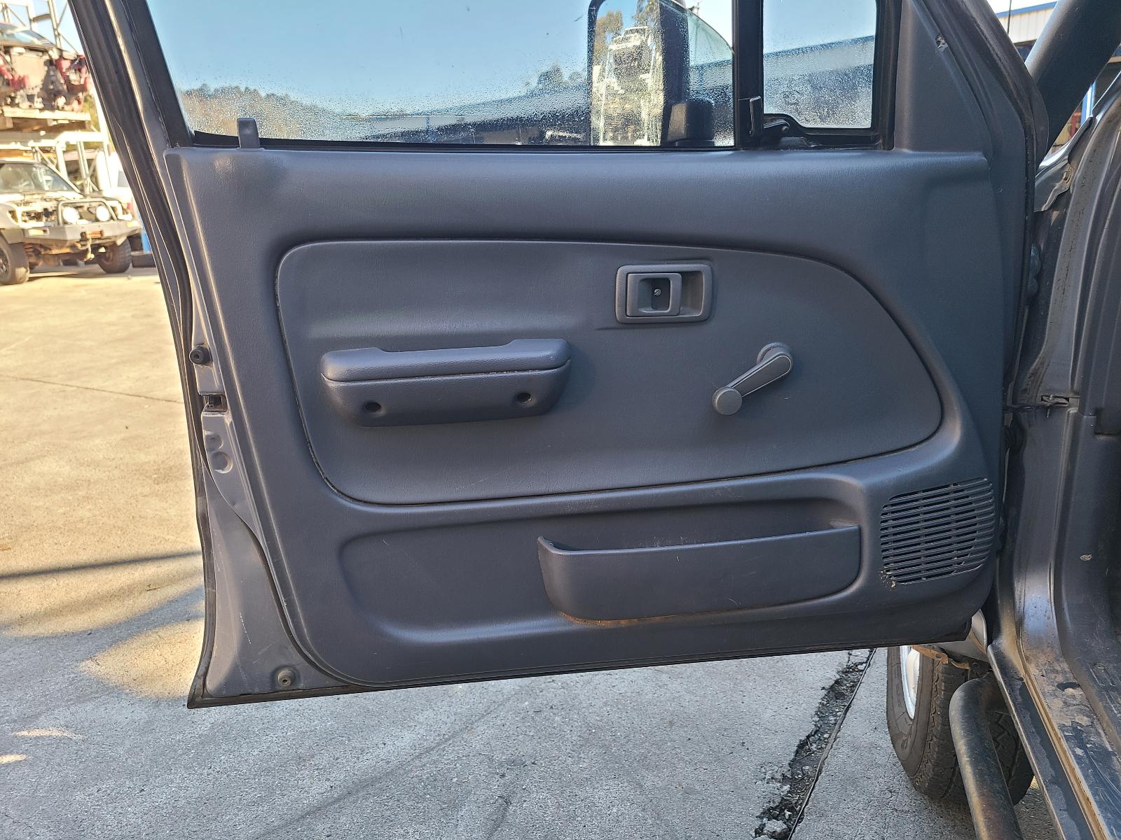 View Toyota Hilux 2001 4 Door Utility