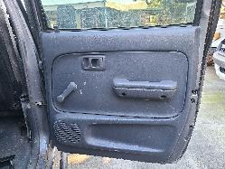 View Toyota Hilux 2001 4 Door Utility