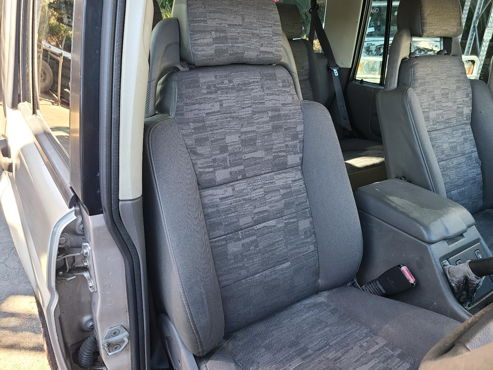 View Land Rover Discovery 2001  