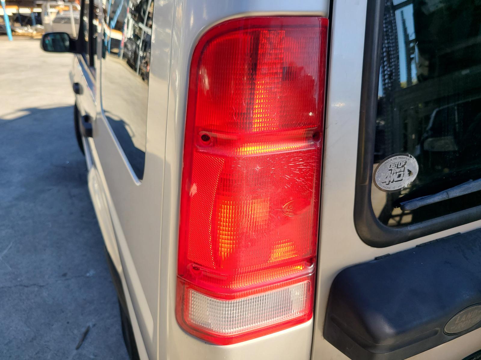 View Land Rover Discovery 2001  