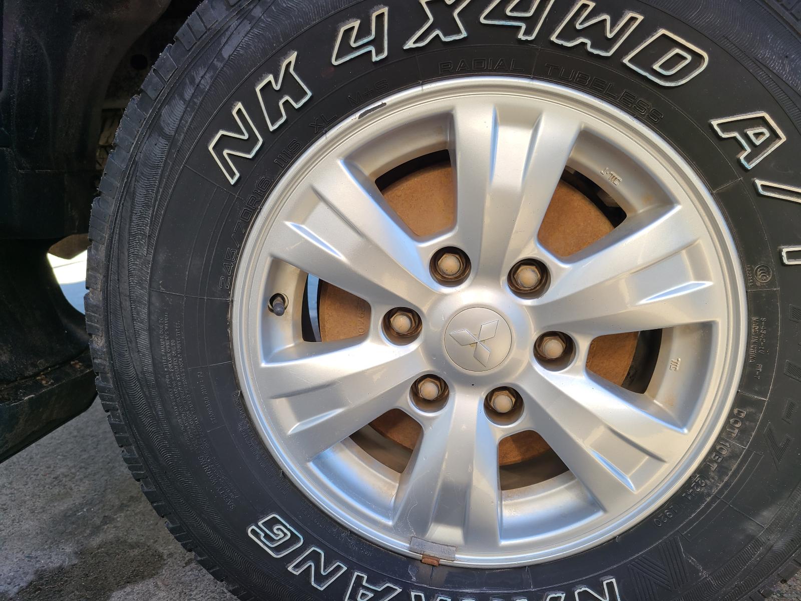 View Mitsubishi Triton 2015  