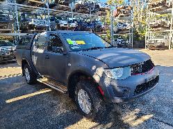 View Mitsubishi Triton 2015  