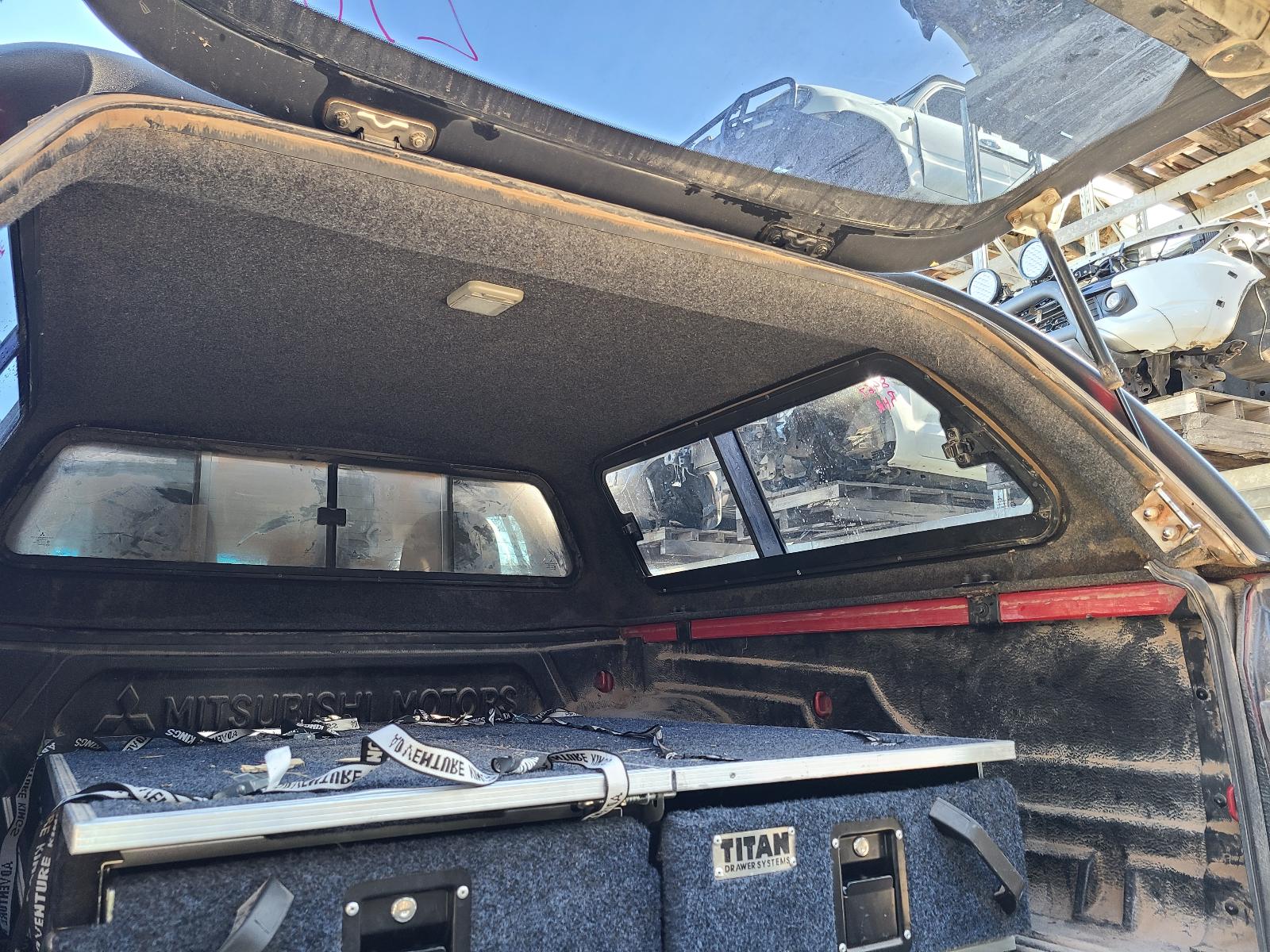 View Mitsubishi Triton 2015  