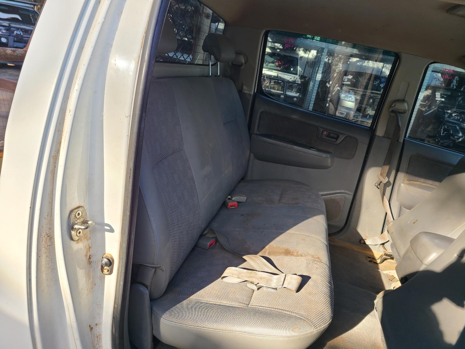 View Toyota Hilux 2006  