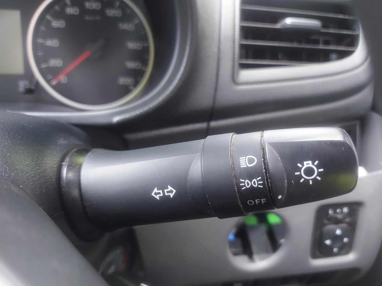 View Auto part Fuse Box Mitsubishi Triton 2018