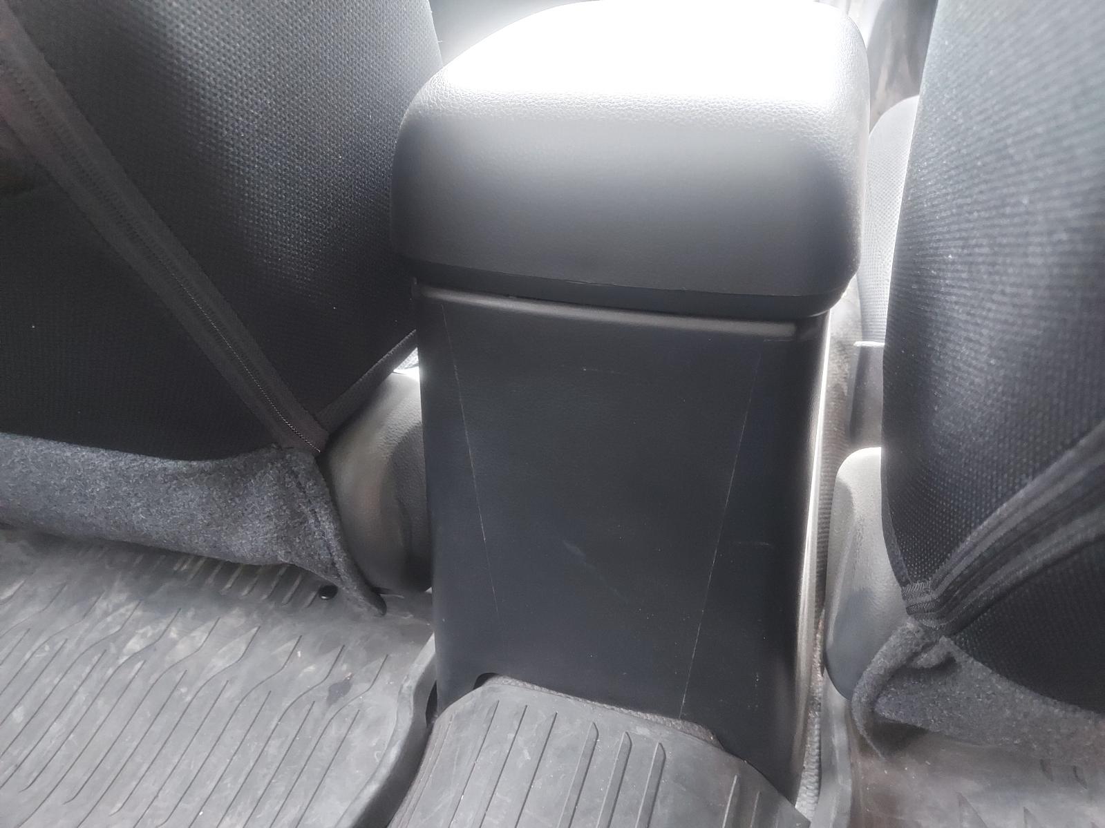 View Auto part Fuse Box Mitsubishi Triton 2018