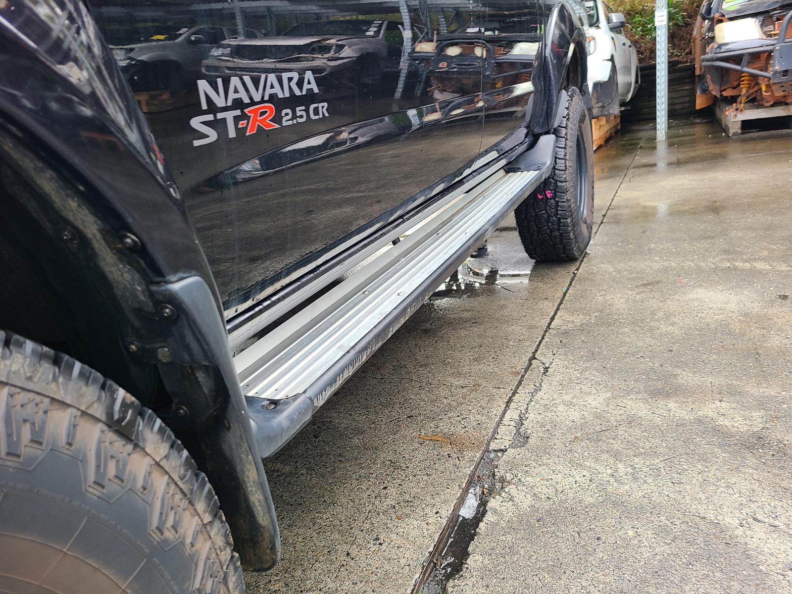 View Nissan Navara 2009  
